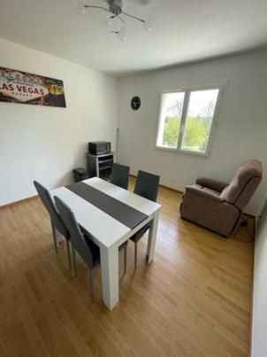 Appartement Le Domaine Des Libellules Proche Walibi Corbelin Esterno foto